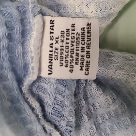 Lightweight tie-dye Thermal,  $4 if bundled - Picture 5 of 10